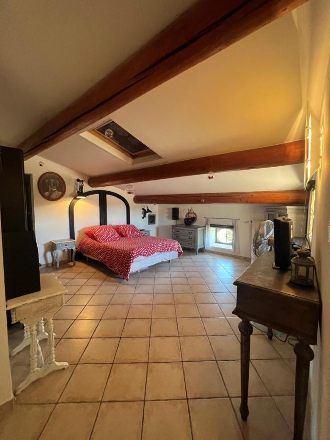 Maison D'Hotes Le Mas De Lila Vers-Pont-du-Gard Exteriör bild